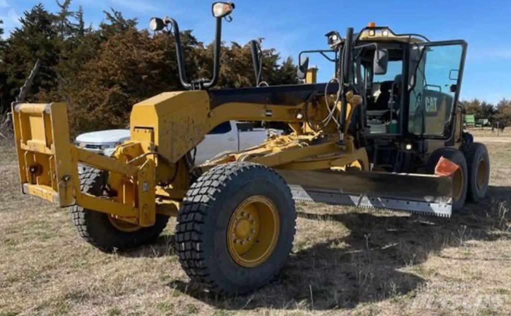 CAT 140M Грейдери