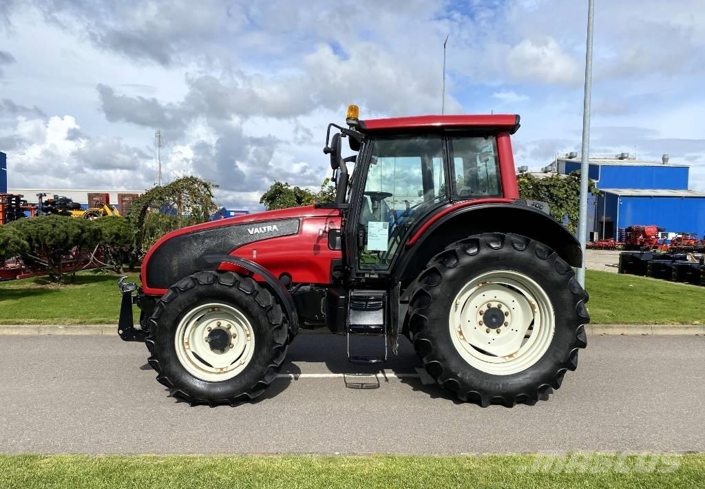Valtra T 131 Трактори
