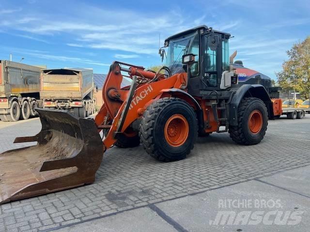 Hitachi ZW 180-6 Фронтальні навантажувачі