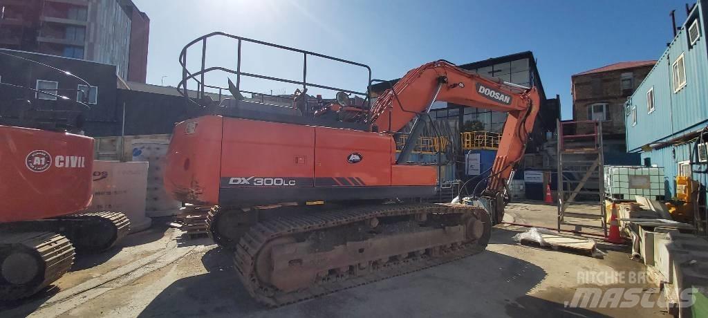 Doosan DX 300 LC Гусеничні екскаватори