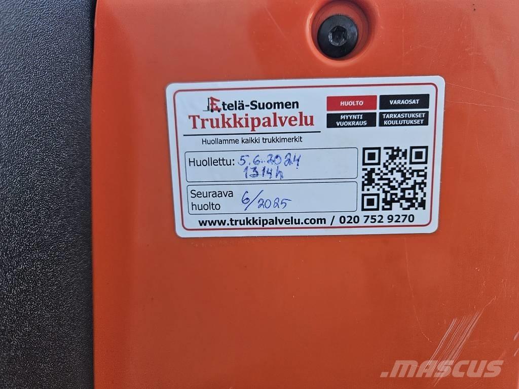 Toyota LWE 200 (myyty) Візки для перевезення піддонів