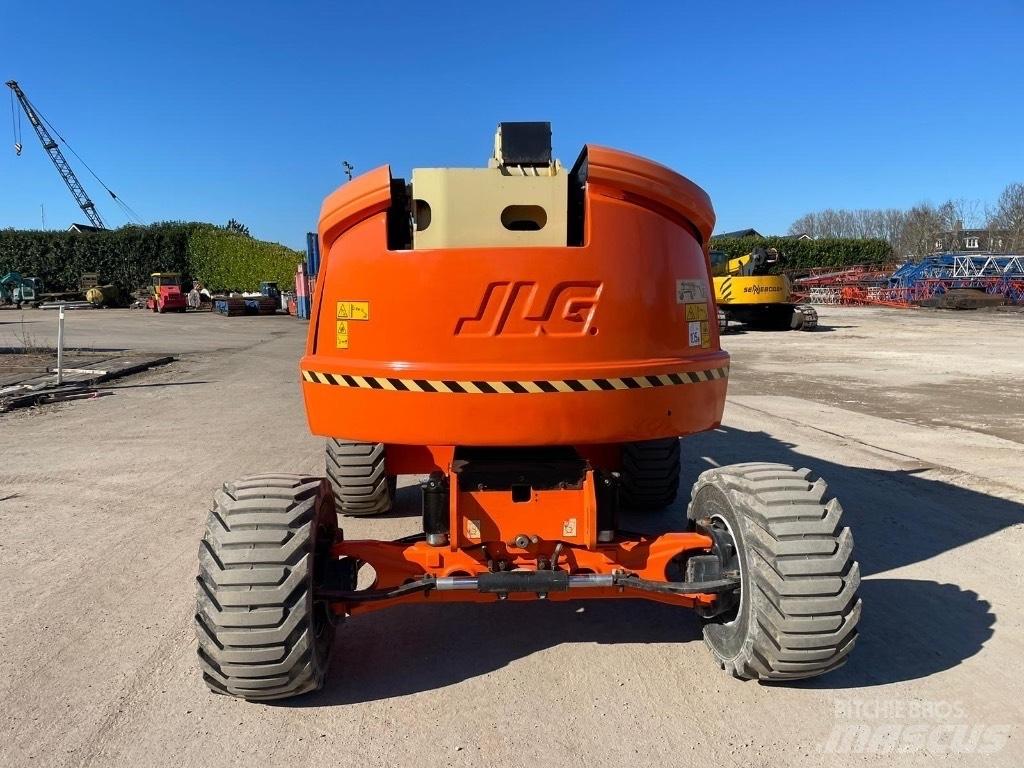 JLG 520 AJ Колінчаті підйомники