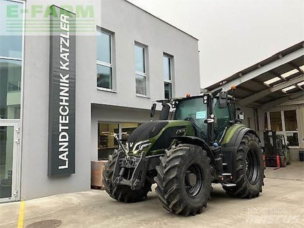 Valtra q305 Трактори