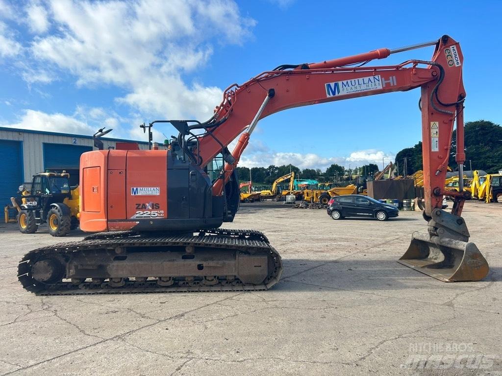 Hitachi ZX225 USLC-6 Гусеничні екскаватори