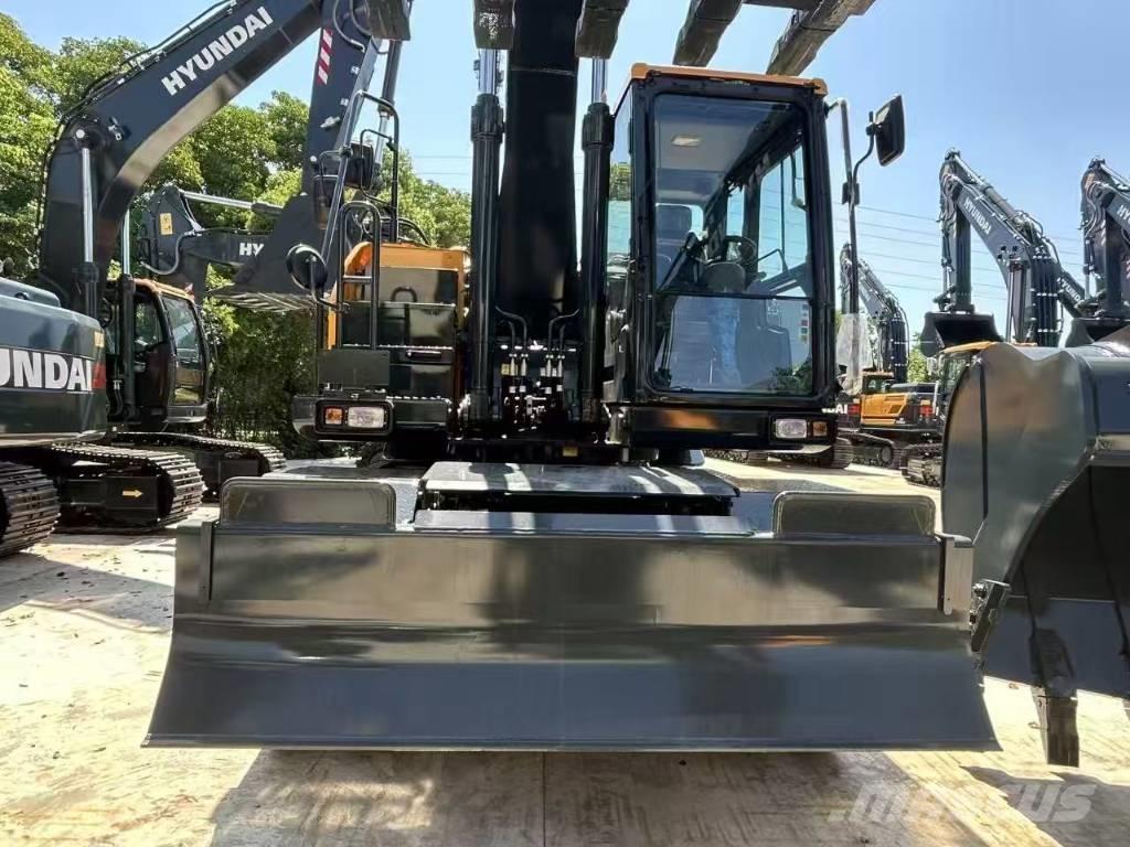 Hyundai HW 210 A Колісні екскаватори