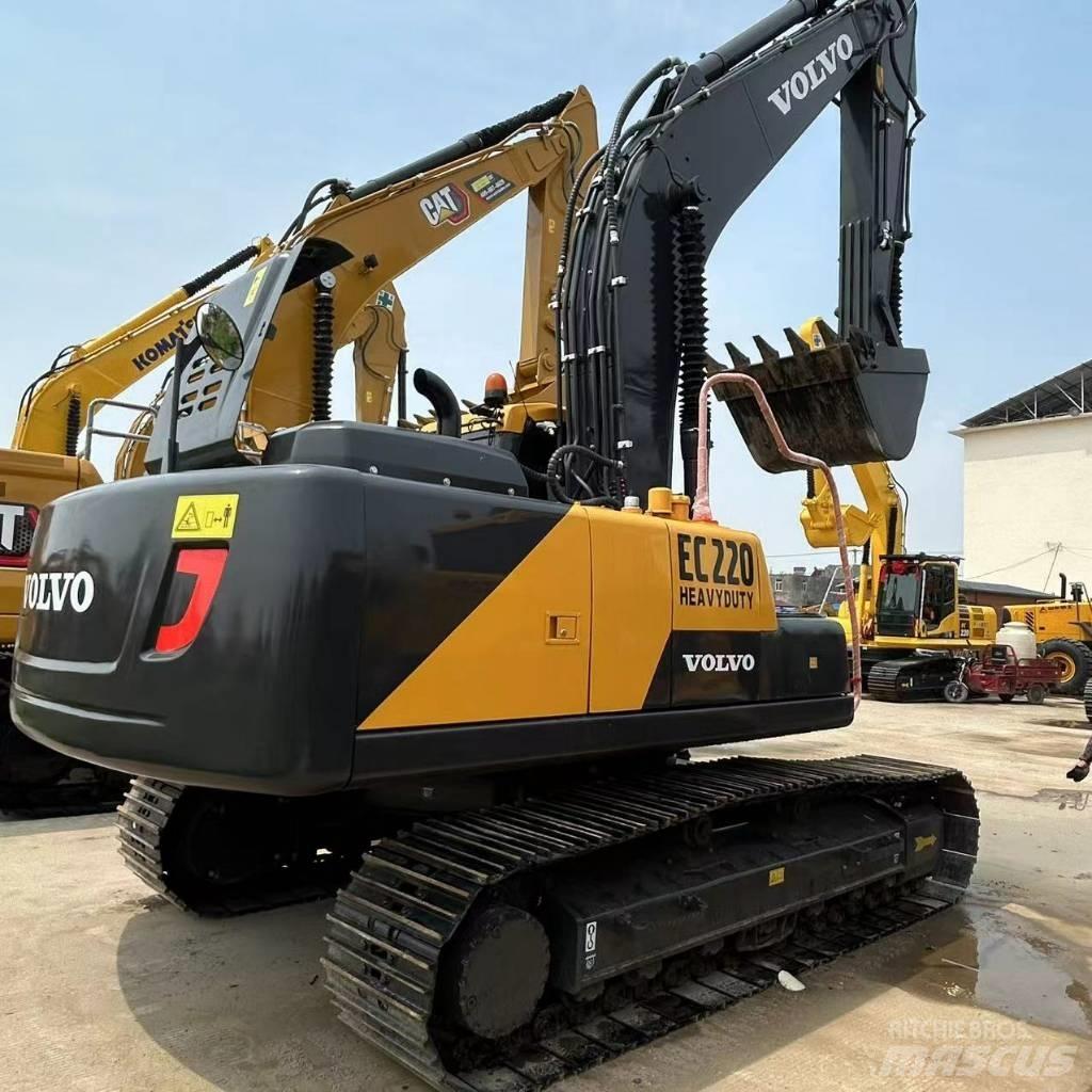 Volvo 220 Гусеничні екскаватори