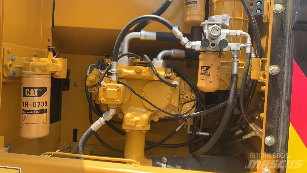 CAT 323 D2 L Гусеничні екскаватори
