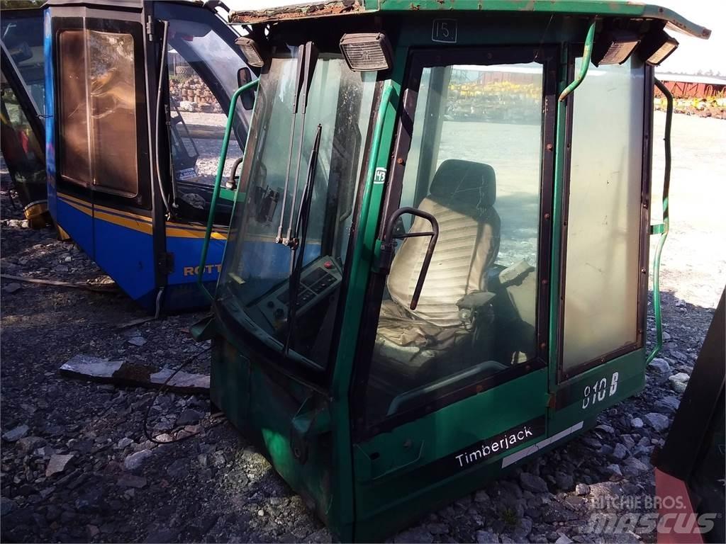 Timberjack 810B Кабіна