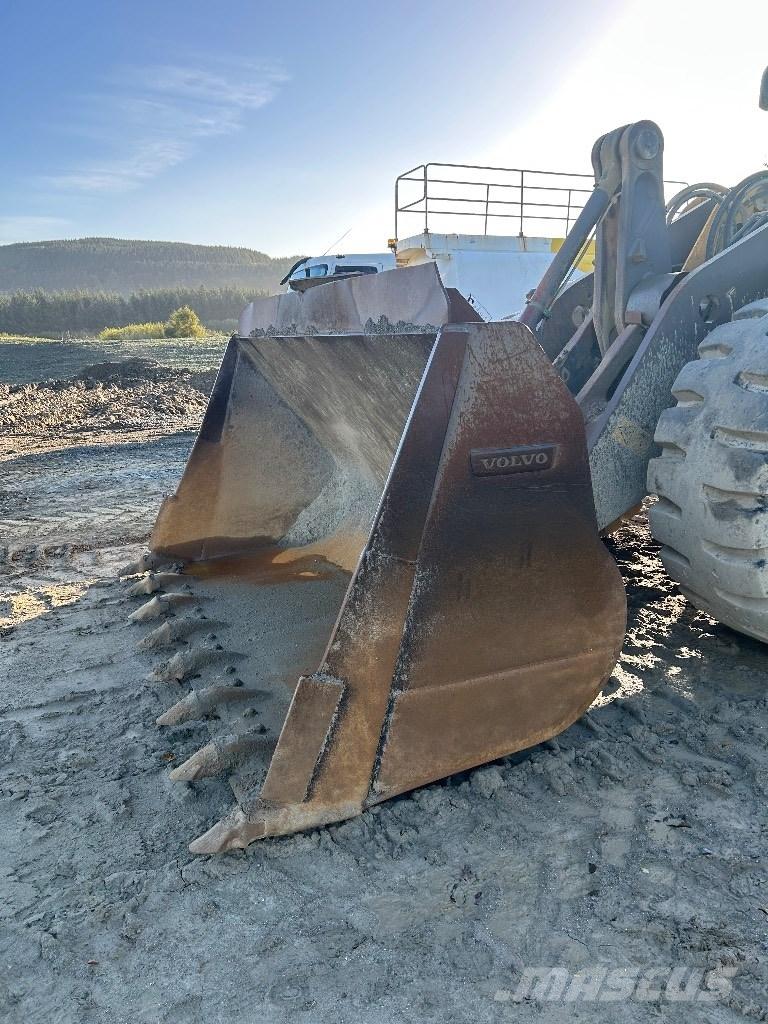 Volvo L180 Фронтальні навантажувачі