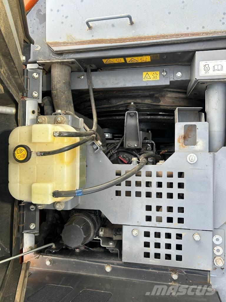 Hitachi ZX 135 US-6 Гусеничні екскаватори