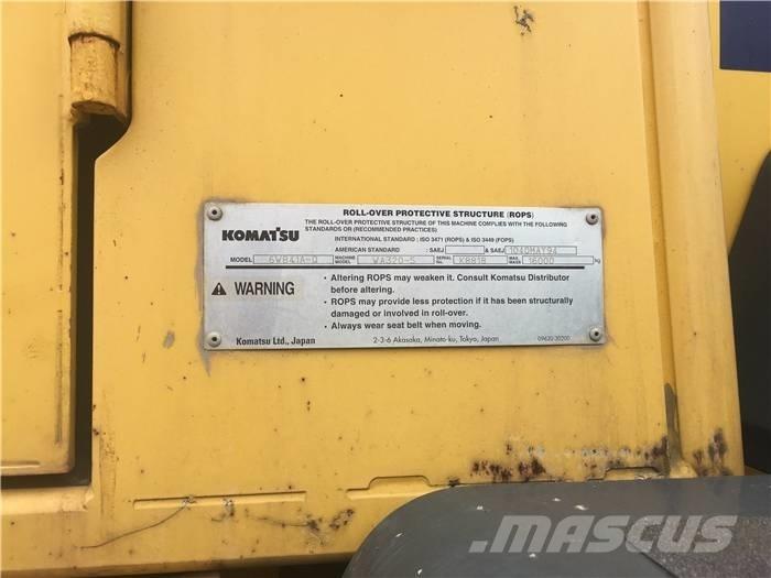 Komatsu WA 320-5 Фронтальні навантажувачі