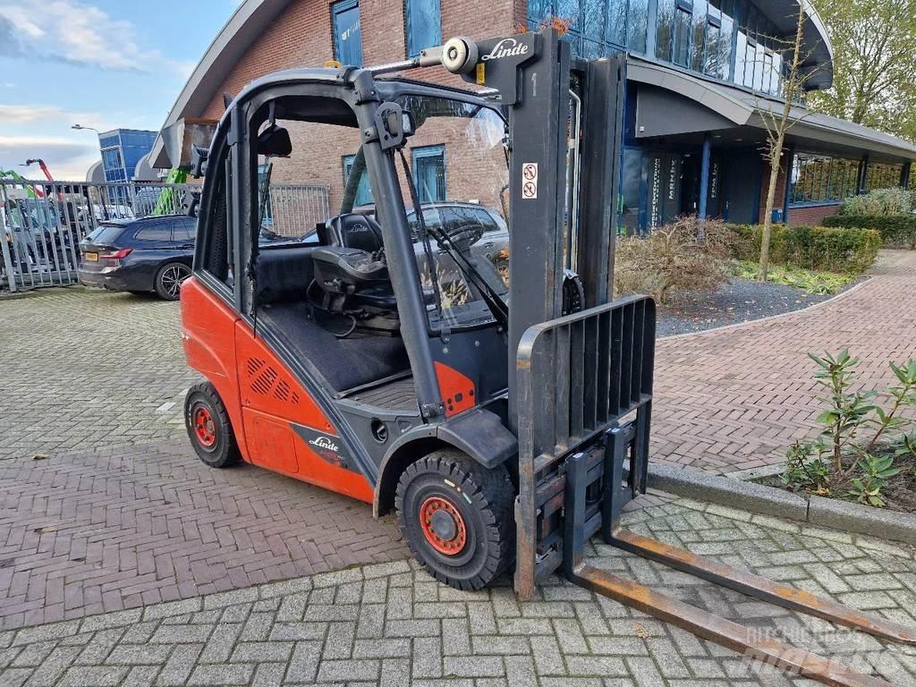 Linde H25D-02 Дизельні навантажувачі