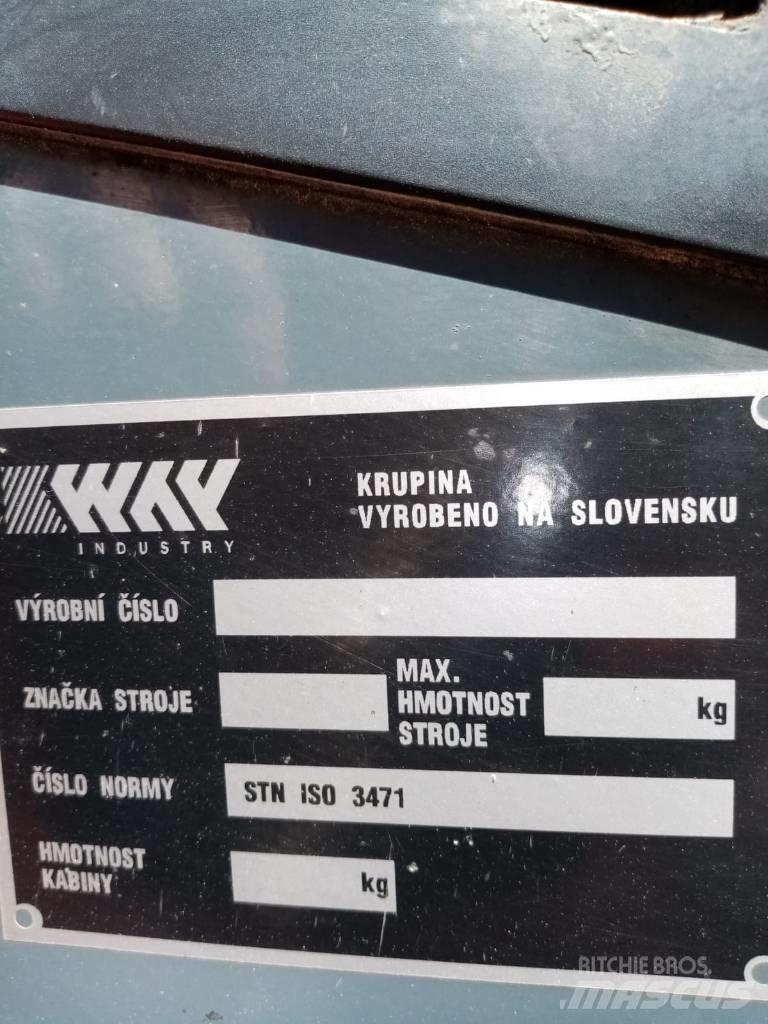 Locust L 903 SPEED Міні-навантажувачі