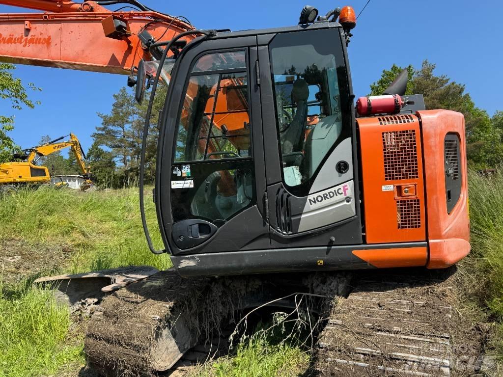 Hitachi ZX135USBL-6 Гусеничні екскаватори