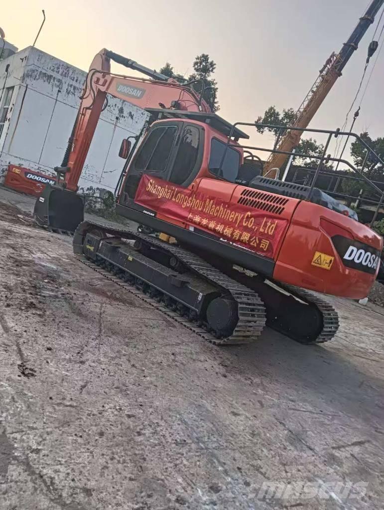Doosan DX225LC-9C Гусеничні екскаватори