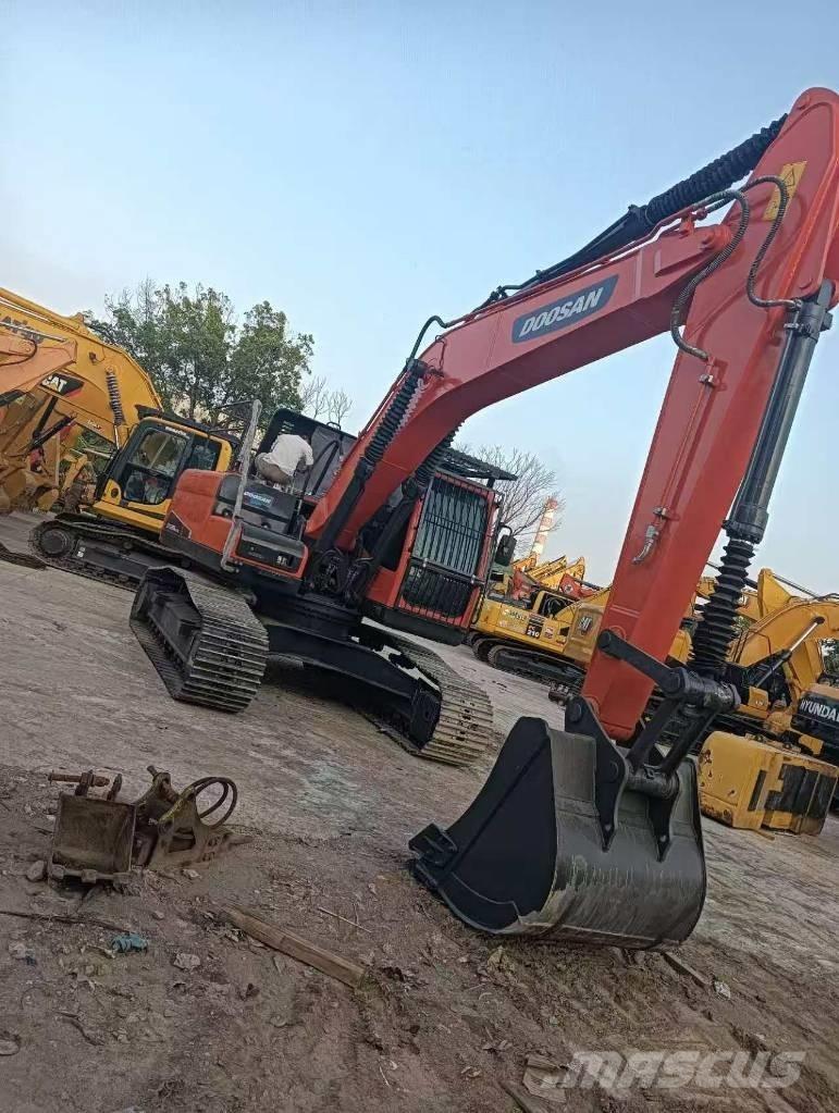 Doosan DX225LC-9C Гусеничні екскаватори