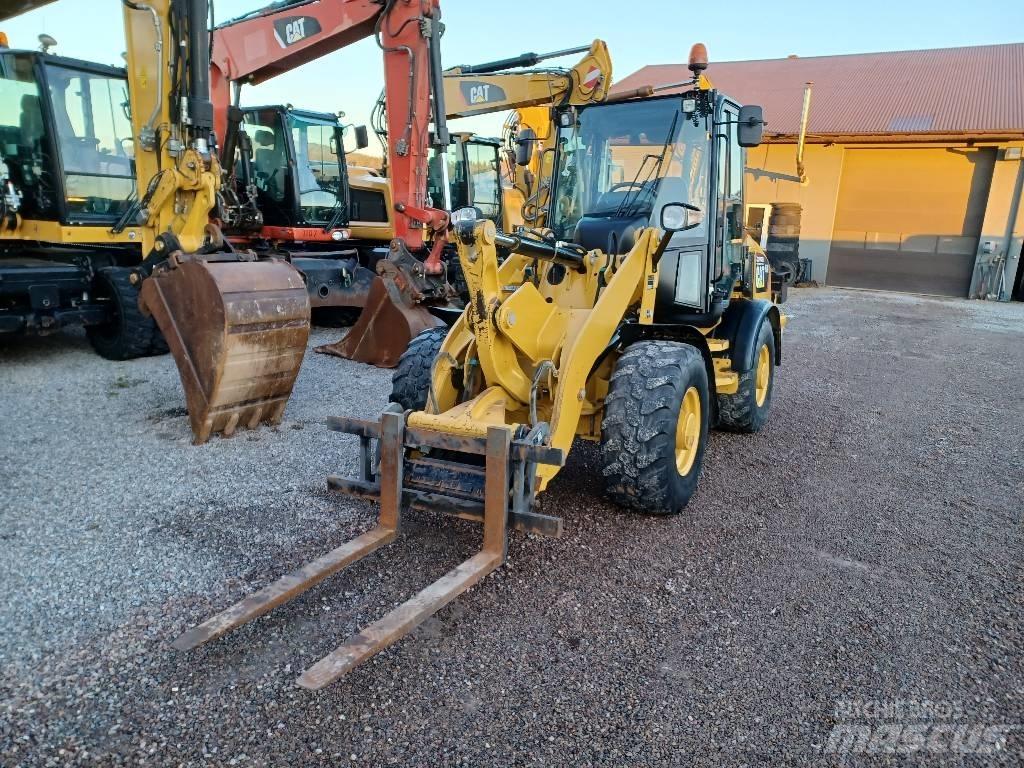 CAT 907 M Фронтальні навантажувачі