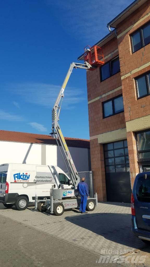 SkyJack SJKB 12 Колінчаті підйомники