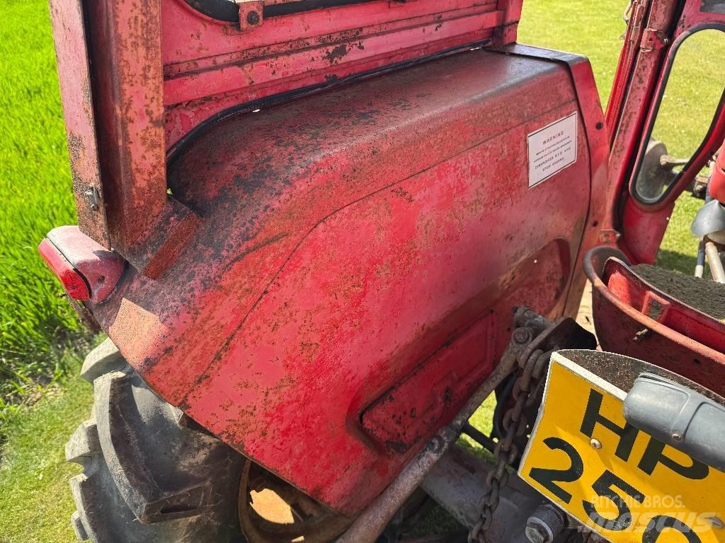 Massey Ferguson 135 Трактори