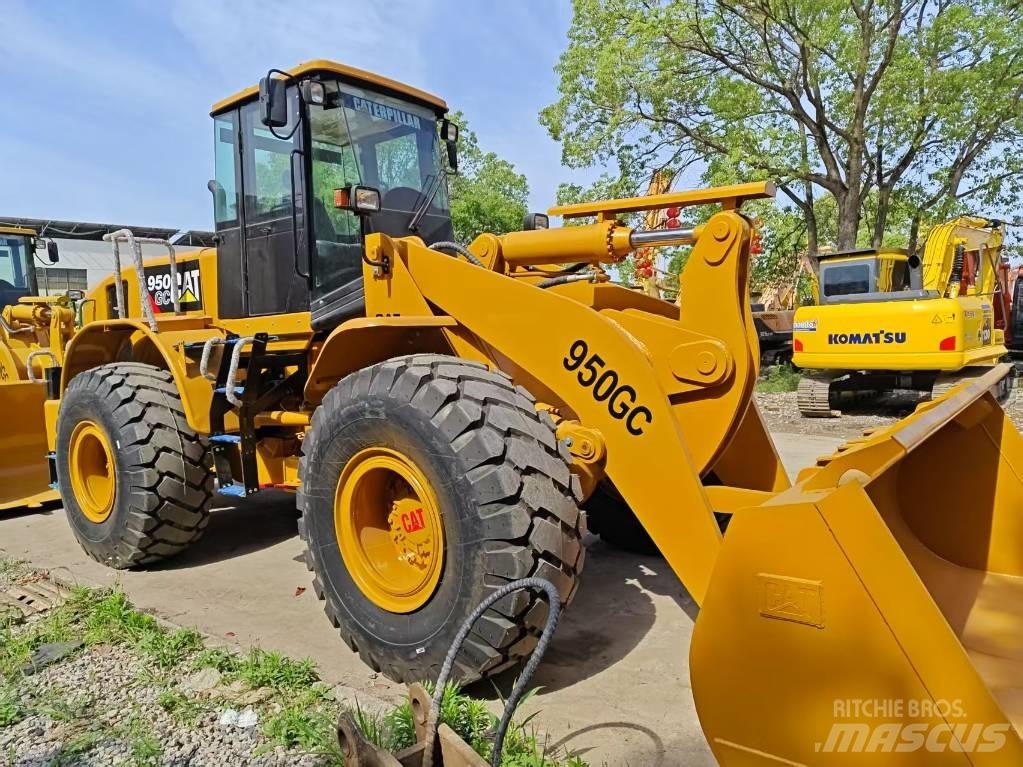 CAT 950 GC Фронтальні навантажувачі