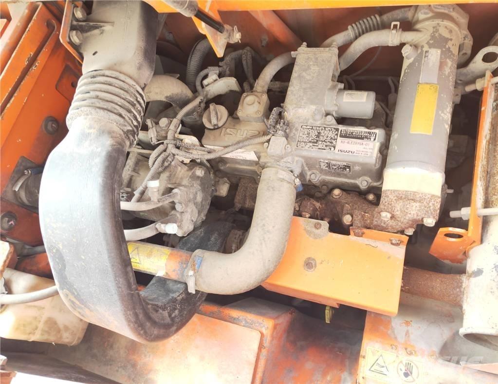 Hitachi ZX75US-3 Середні екскаватори 7т. - 12т.