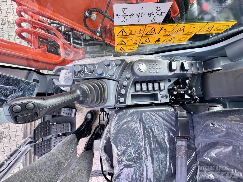 Hitachi ZX160LC-7 Гусеничні екскаватори