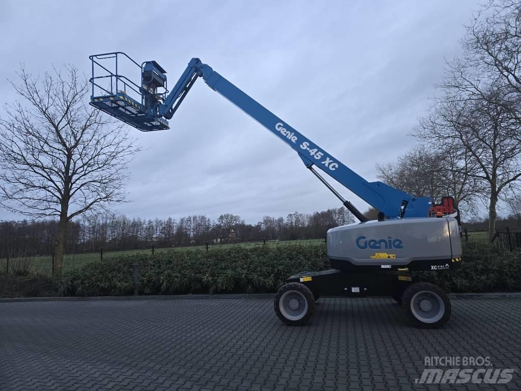 Genie s-45 XC Телескопічні підйомники