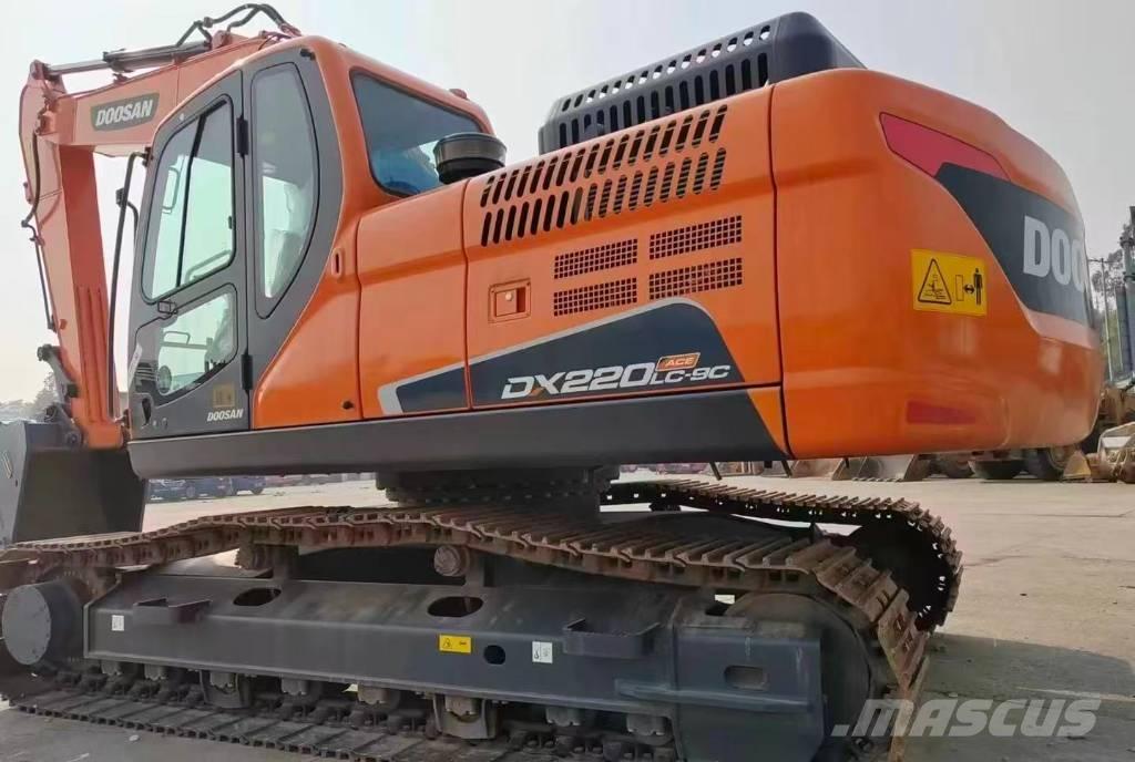 Doosan DX 220 Гусеничні екскаватори