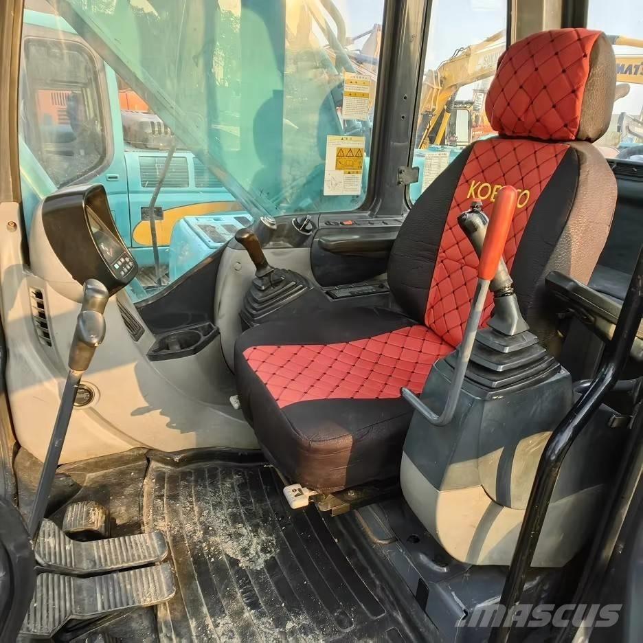 Kobelco SK 200 Гусеничні екскаватори