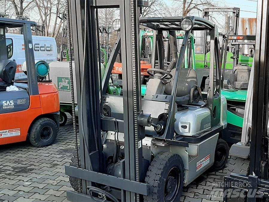 Nissan Y1D2A25Q Дизельні навантажувачі