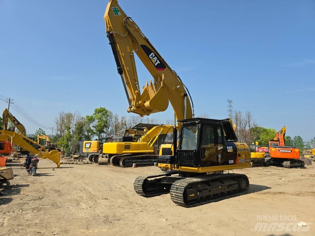 CAT 320 D 2 Середні екскаватори 7т. - 12т.