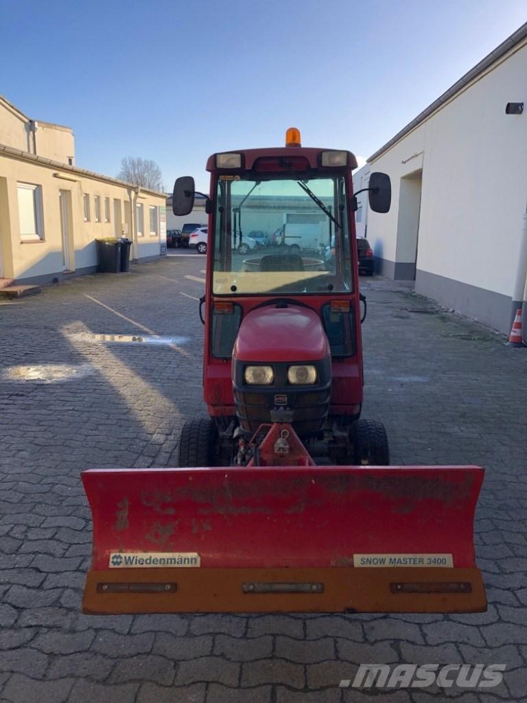 Shibaura ST 324 HST Трактори