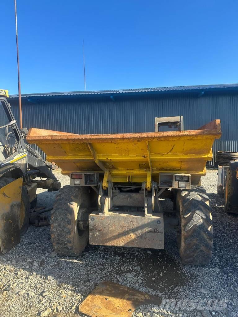  UTRANAZZ D8000 Кабіна