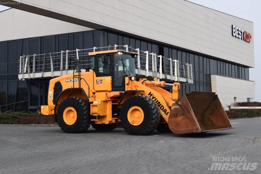 Hyundai HL 965 Фронтальні навантажувачі