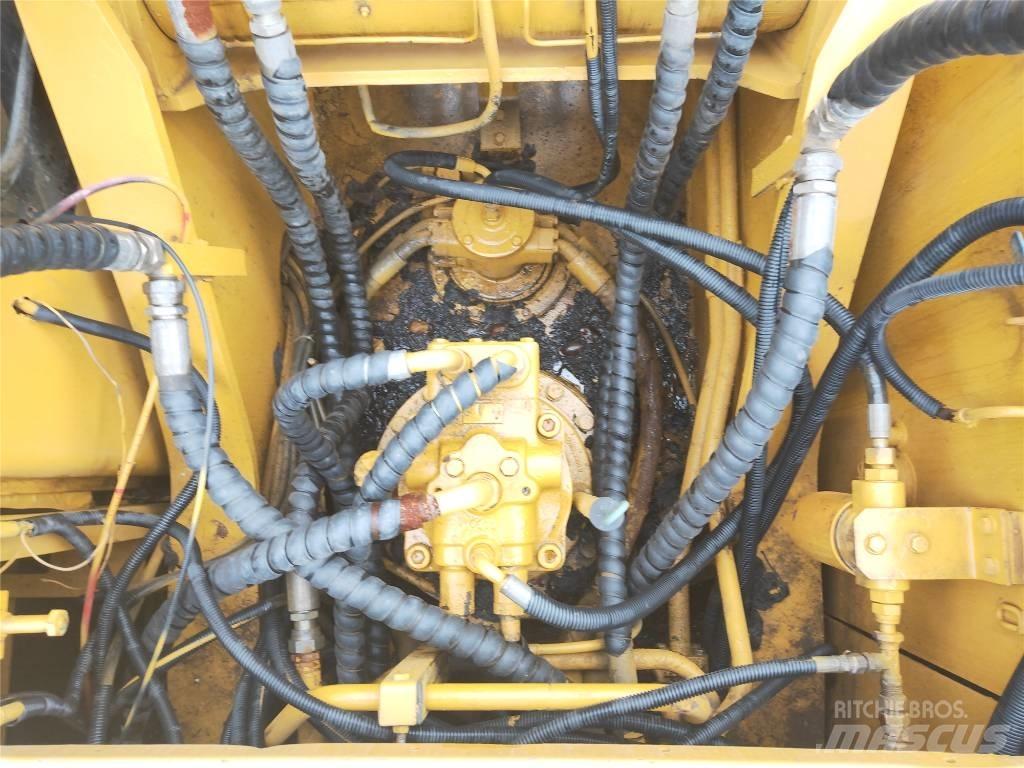 CAT 320B Гусеничні екскаватори