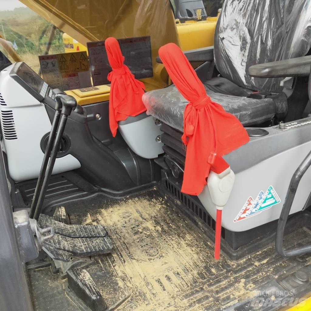 Komatsu PC200-8 Гусеничні екскаватори