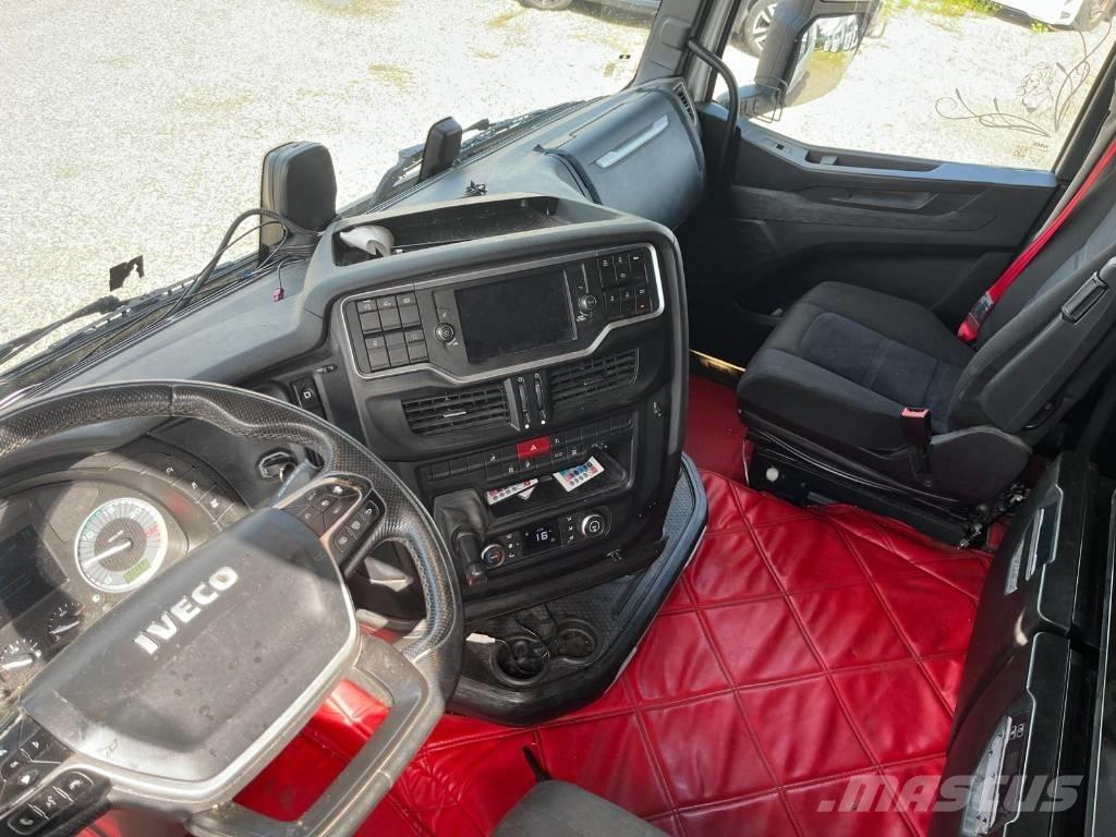 Iveco S-Way 570 Тягачі