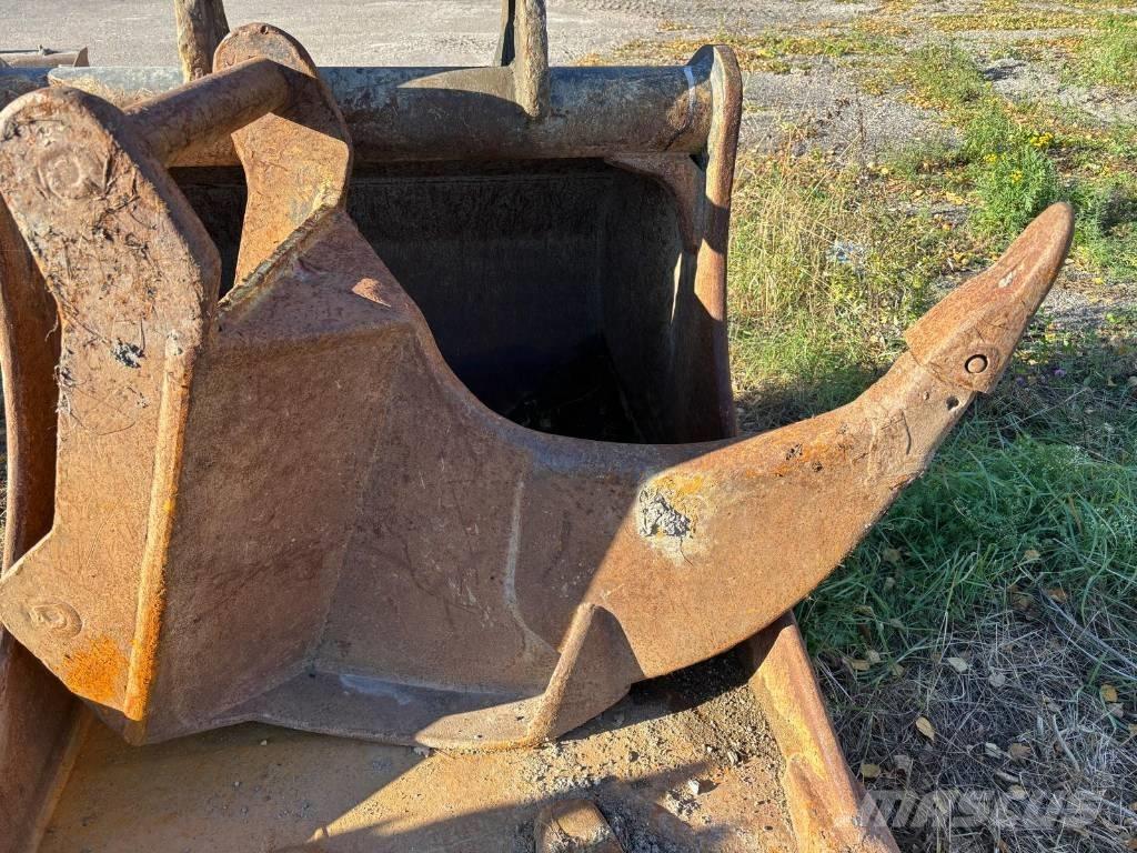 SMP 1050HDR + Tjälkrok Ковші