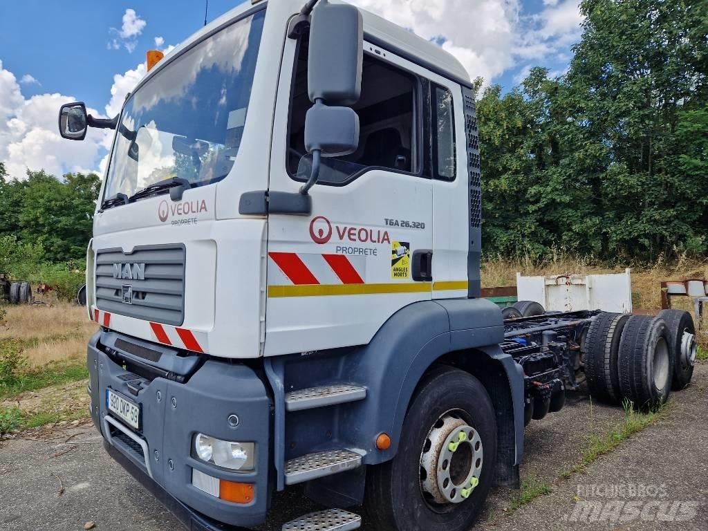 MAN 324.26 Шасі з кабіною