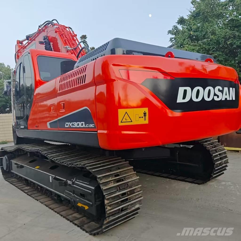 Doosan DX 300 LC Гусеничні екскаватори