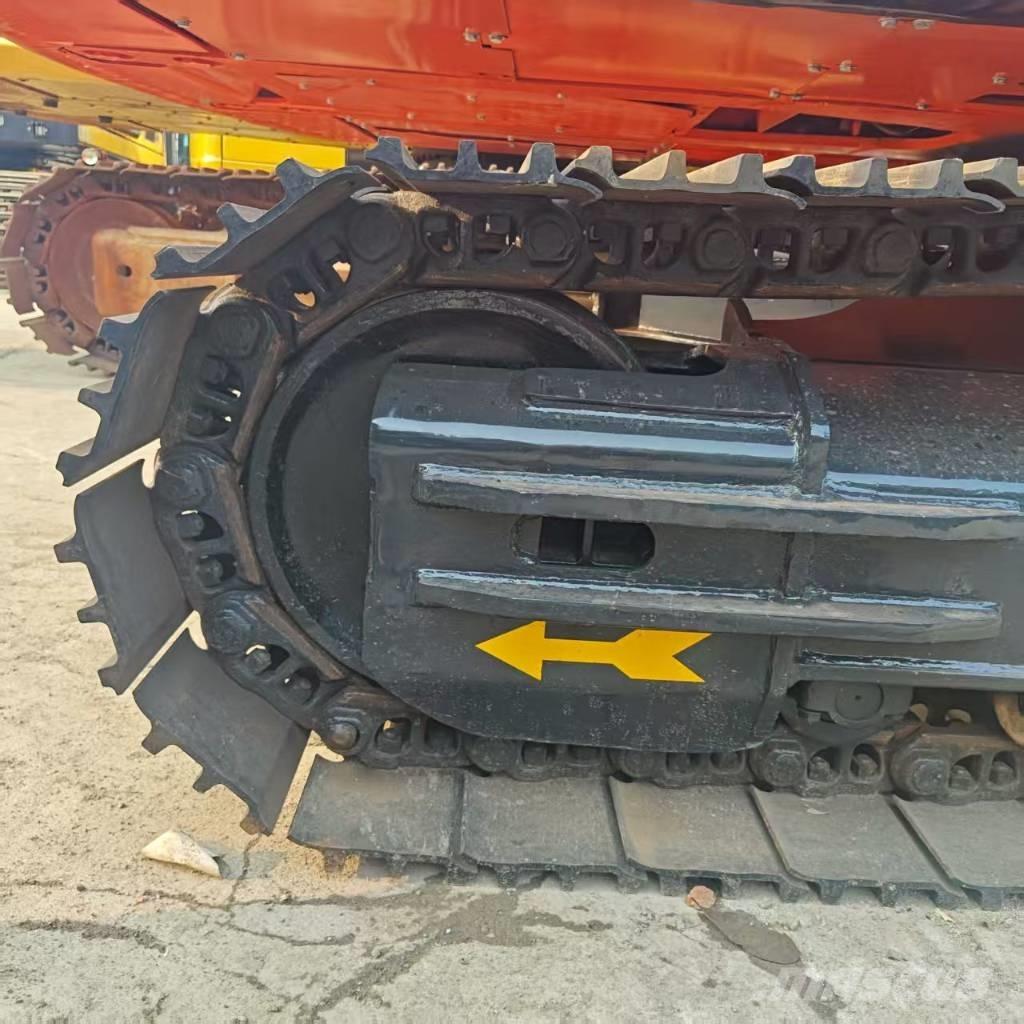 Doosan DX 300 LC Гусеничні екскаватори