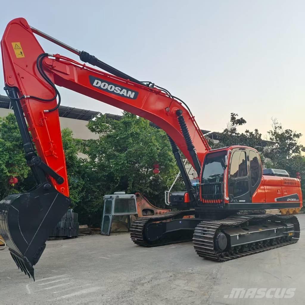 Doosan DX 300 LC Гусеничні екскаватори