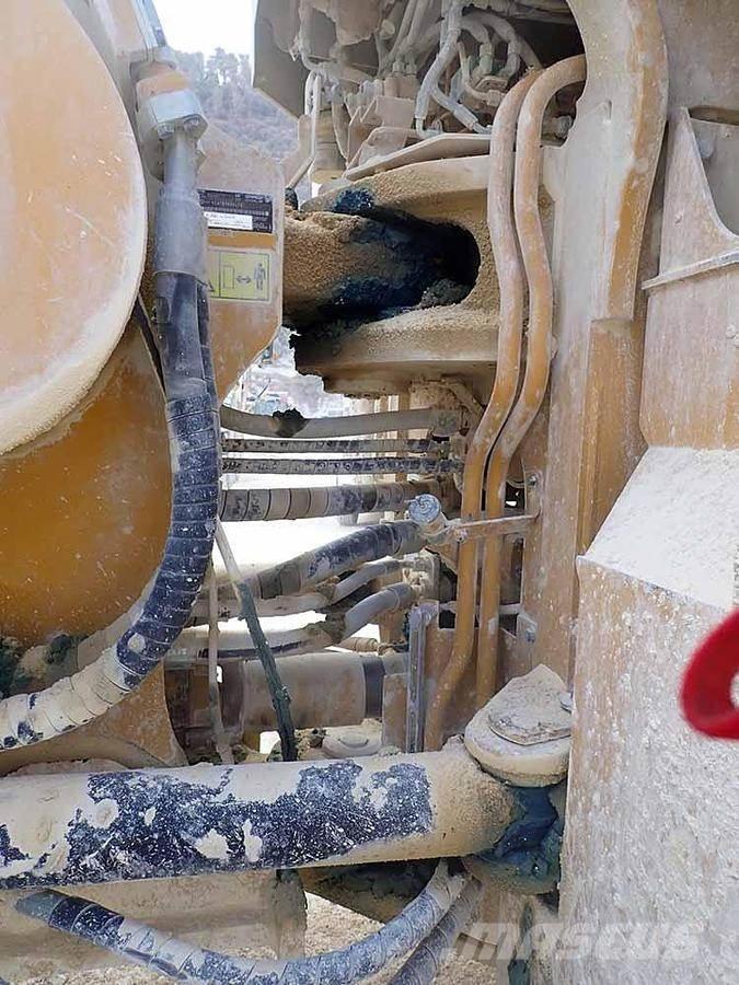 CAT 988K Фронтальні навантажувачі