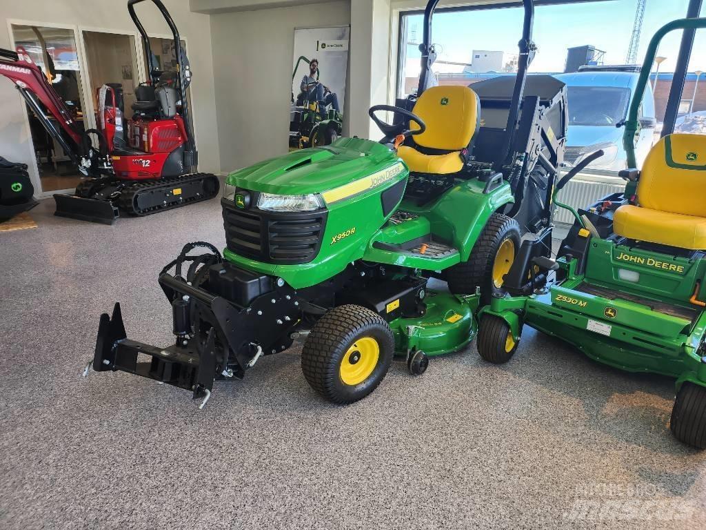 John Deere 950R Самохідні газонокосарки