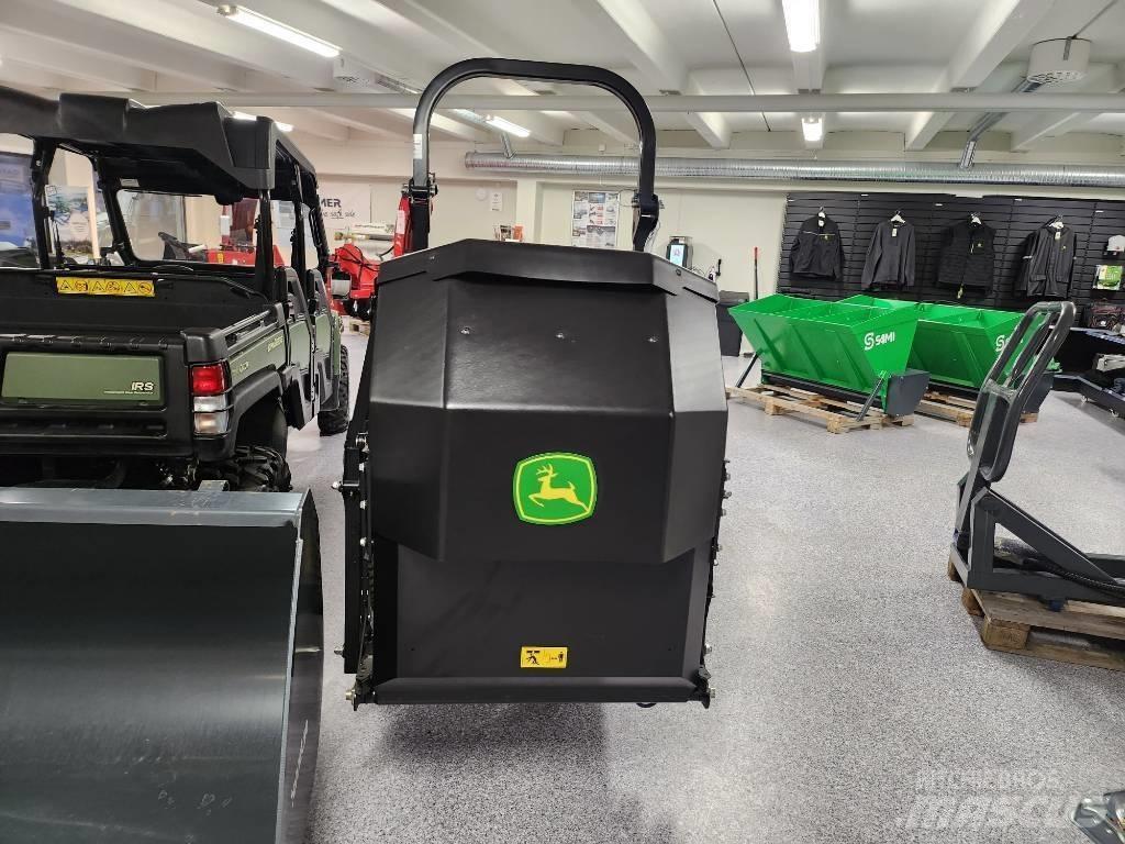 John Deere 950R Самохідні газонокосарки