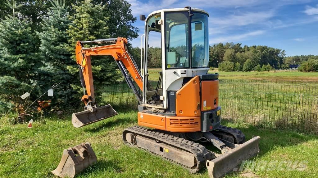Hitachi ZX 26 Міні-екскаватори < 7т