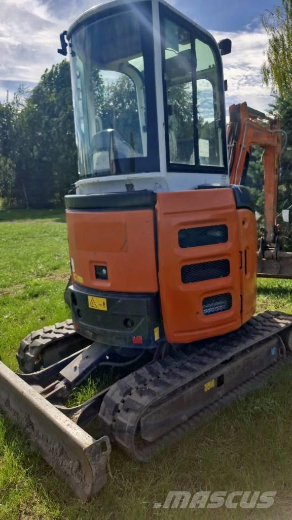 Hitachi ZX 26 Міні-екскаватори < 7т