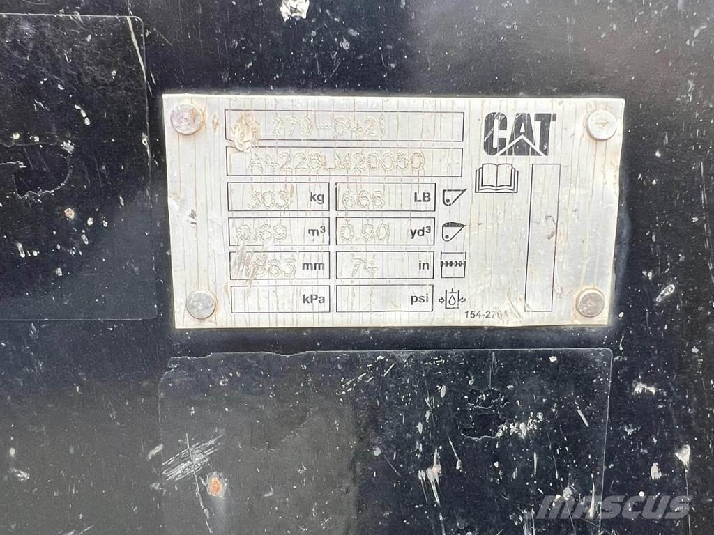 CAT 226D Міні-навантажувачі