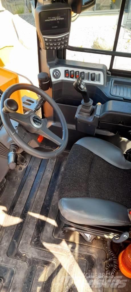 Hyundai HL 975 Фронтальні навантажувачі