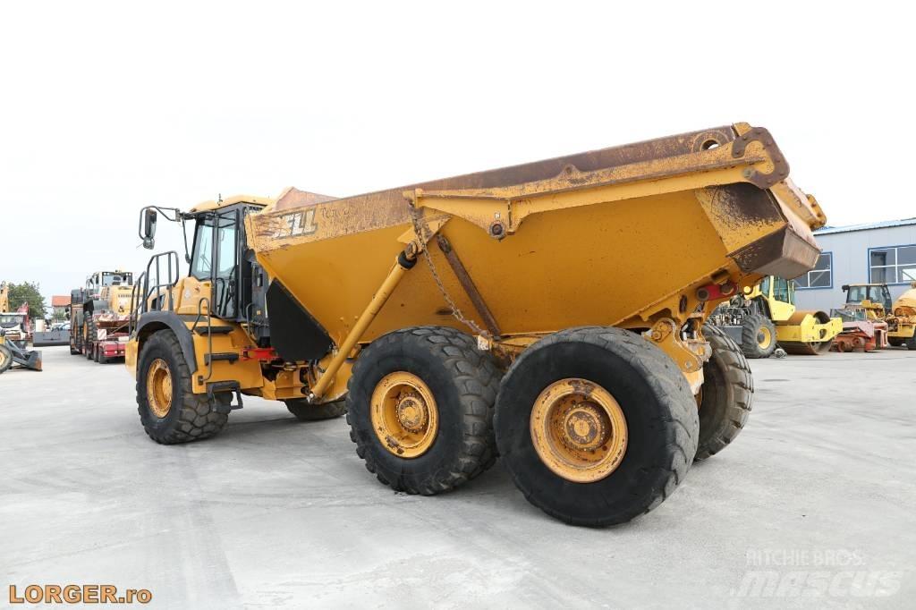 Bell B 30 E Зчленовані самоскиди